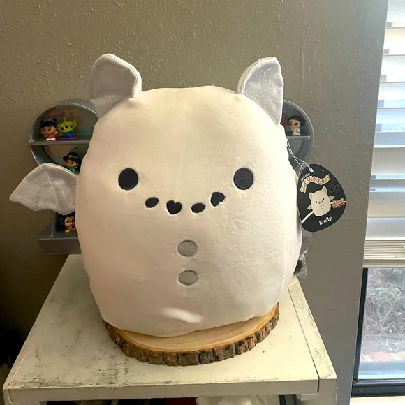 Emily Black Tag Bat - Picture 2 of 4